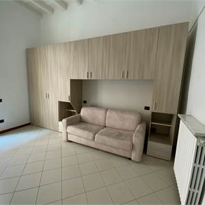 2 locali In Affitto a Crema
