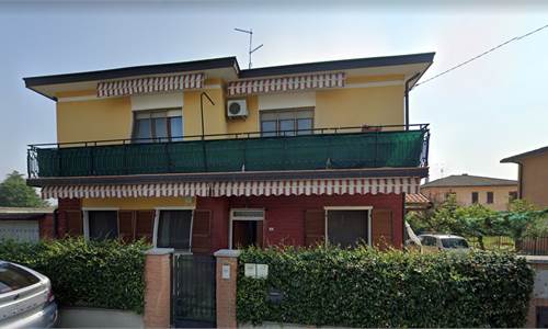  Villa singola composta da due appartamenti 