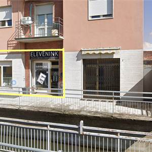 Commercial Premises / Showrooms for Rent in Crema