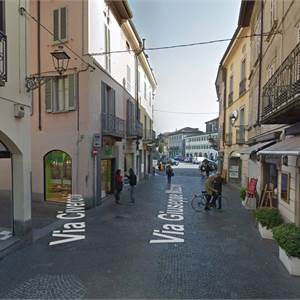 Negozio In Affitto a Crema