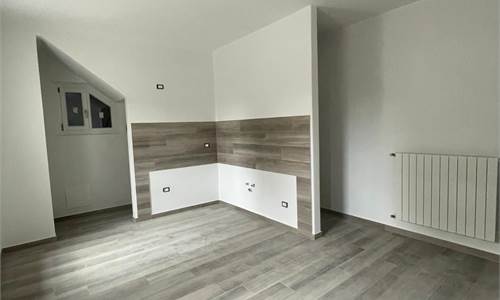 APPARTAMENTO CON BOX