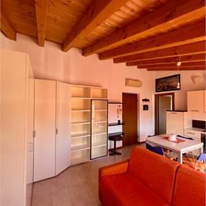 1 locale In Affitto a Crema