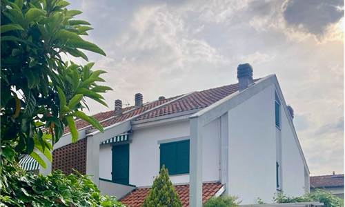 VILLA A SCHIERA DI TESTA