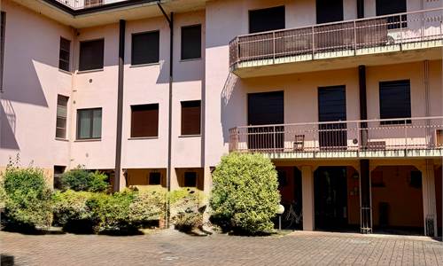 Appartamento non arredato con box e cantina