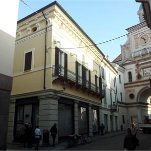 Ufficio In Affitto a Crema